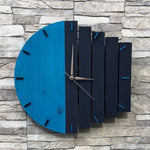 horloge murale bois abstraite moderne visage unique fixations sans tic tac