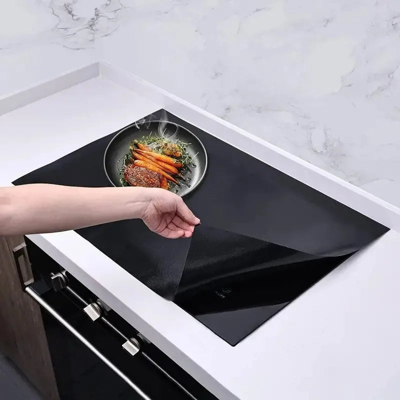 protège induction plaque cuisson noir moderne minimaliste respectueux environnement protection table cuisine insert