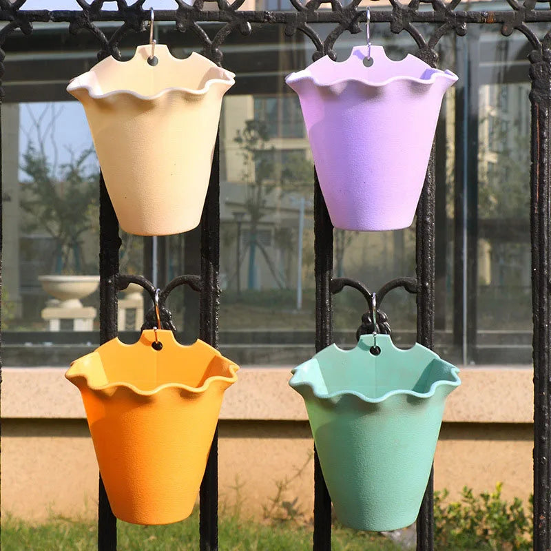 cache pot moderne fleurs artificielles texture cuir vert pastel rose orangé bleu crochets métalliquesintérieurextérieurdecoratifplastiquebeige