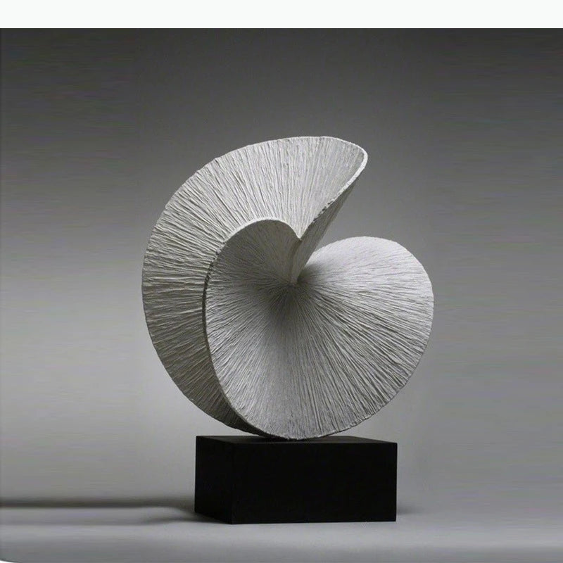 sculpture abstraite moderne miniature blanc noir texture rugueuse striée ligne horizontale minimaliste