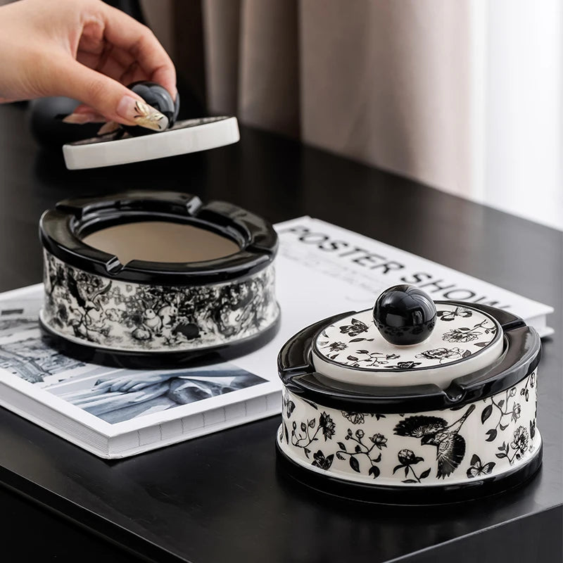 cendrier vintage céramique noir blanc motifs floraux couvercle élégant salon classique