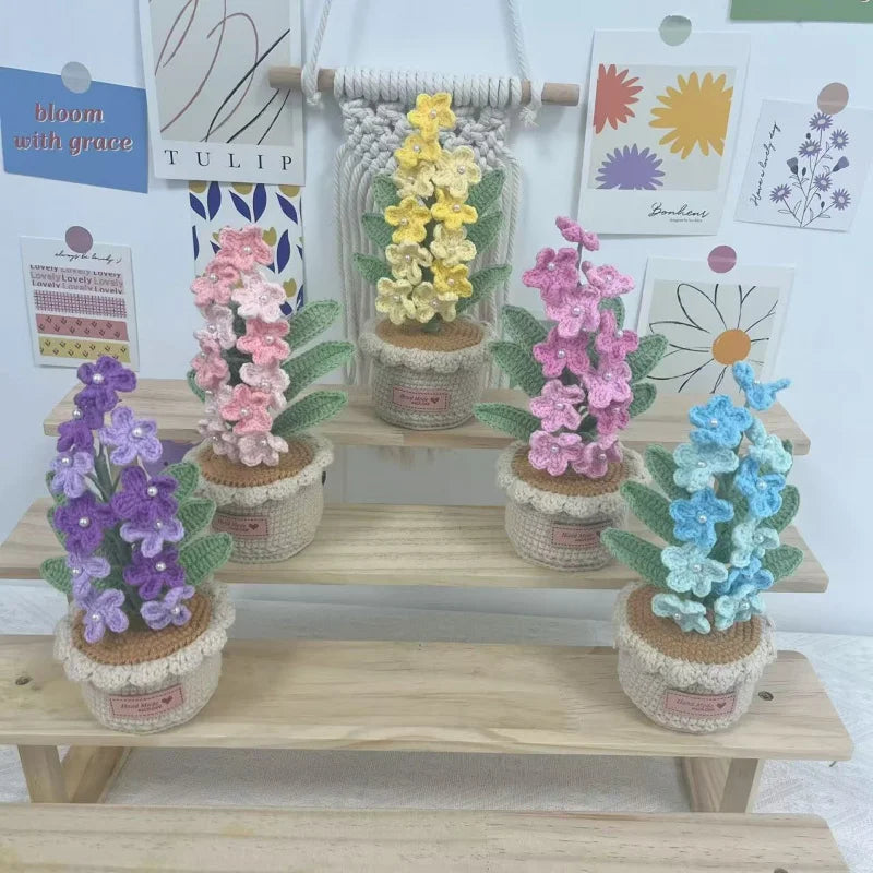 plantes artificielles tricotées fleurs violet rose jaune bleu vert pots laine crochetées artisanal créatifintérieur