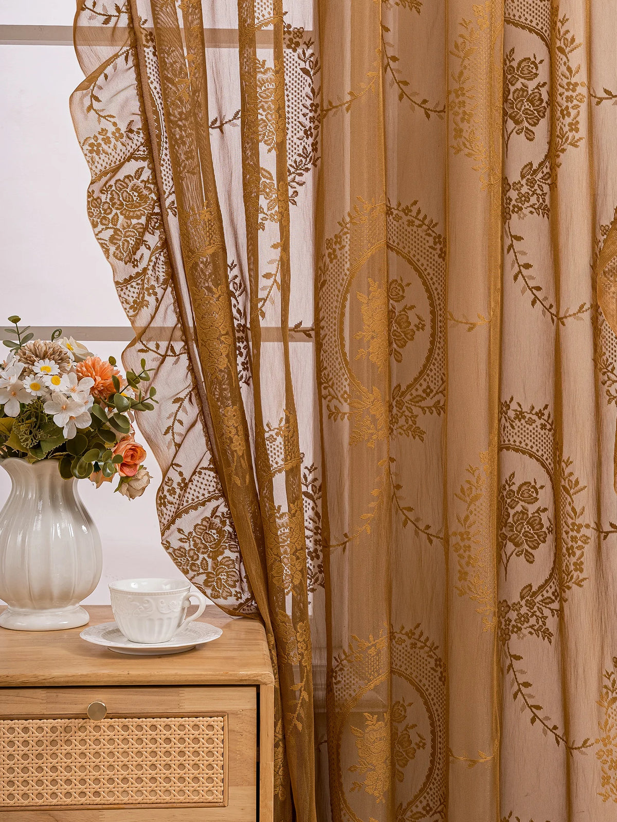 rideau floral semi transparent classique brodé fleurs beige clair salon décoration intérieure polyester