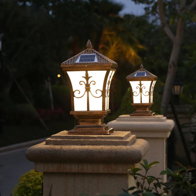 lampe solaire dorée ornementation florale classique éclairage extérieur vintage autoinstallationénergie solaire