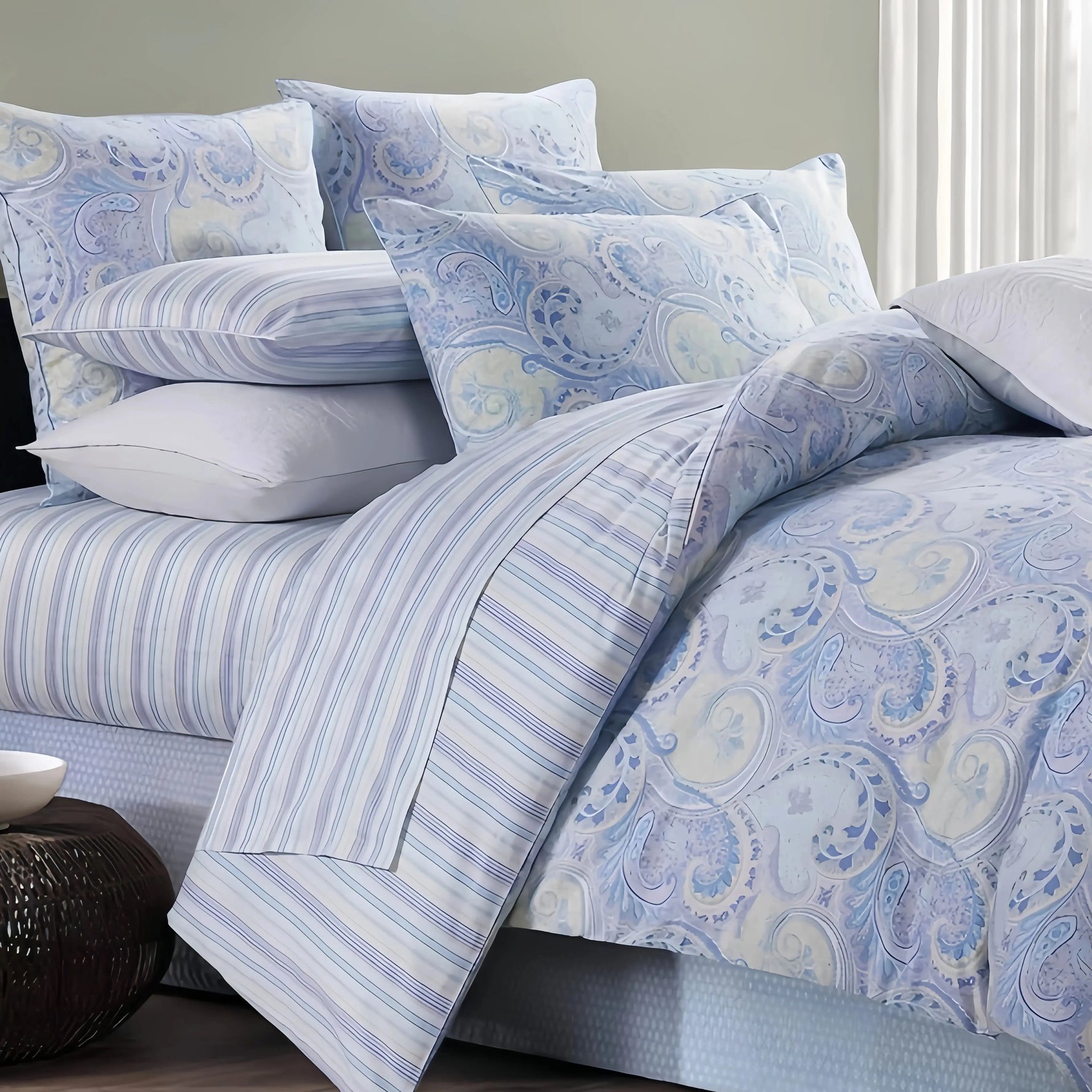 Détail du tissu satiné 600 TC de la housse de couette Ombre Interieur