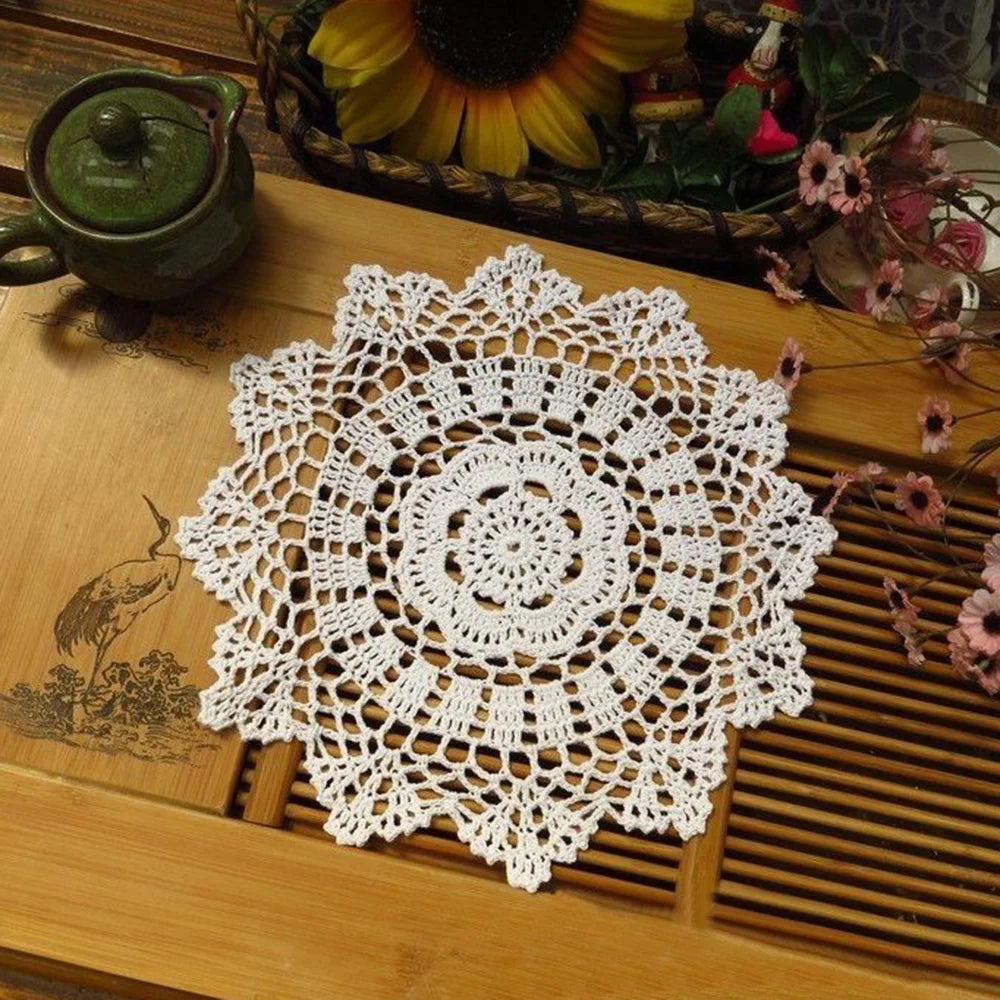 Napperon crochet taille 40 cm sous un vase