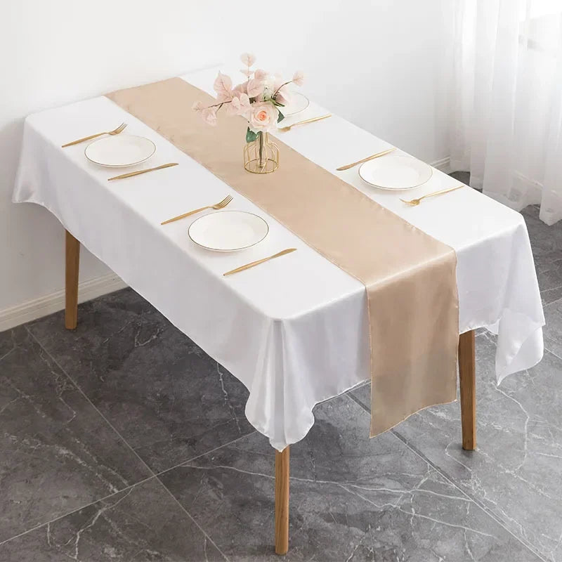 table chemin table uni moderne rouge blanc jaune doré bleu roi beigeclair opacité saisonmariages