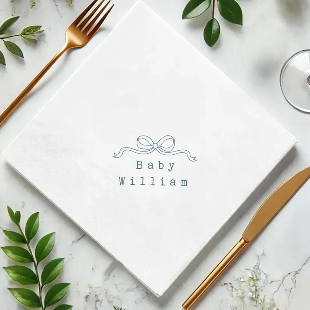 serviettes papier mariage anniversaire baby shower decoration table blanc bleu ruban texte fleurs couverts