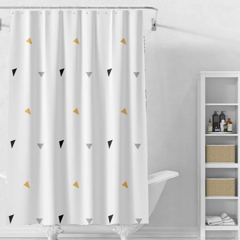 rideau douche moderne motif triangles blancs jaunes imperméable peva opaque anneaux fixations
