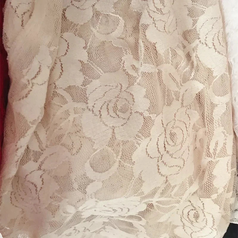tissu dentelle élastique fleurs roses spandex nylon largeur 150cm opaque traditionnel écologique