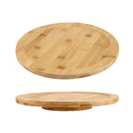 Plateau en bois utilisé comme support à gâteau pour un anniversaire