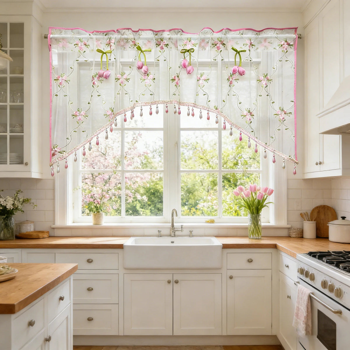 rideau floral transparent rose cerises franges perlées champêtre tringle intérieure maison