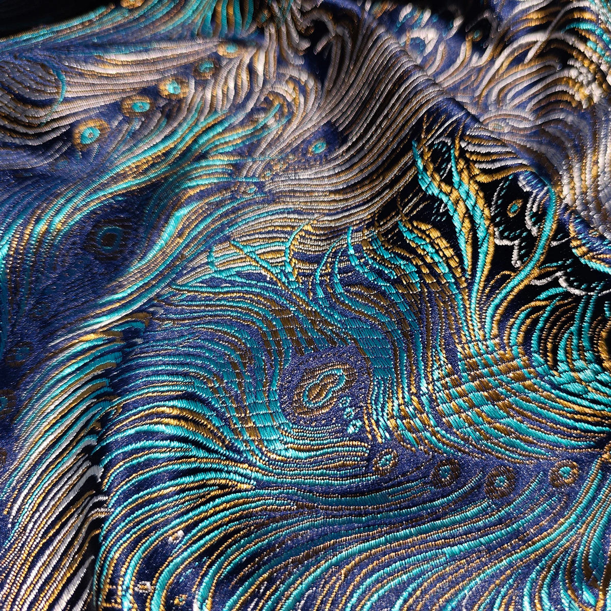 tissu brocart bleu doré turquoise oiseaux peinture plumes artisanal large 29 inches Jacquard respectueux