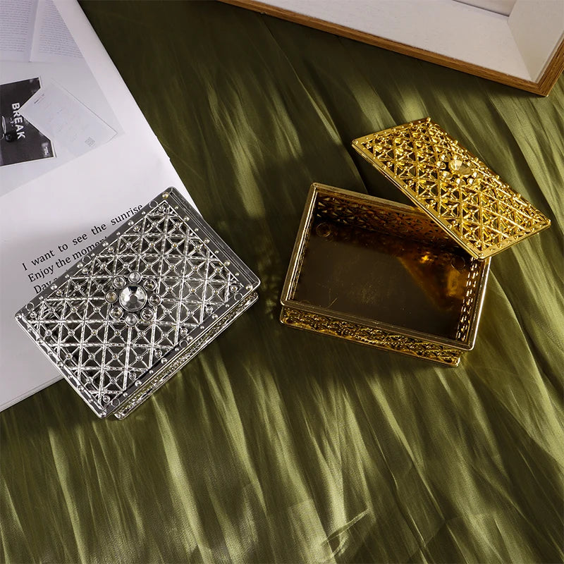 boîte bijoux or argent velours géométrique élégante vintage rangement cadeau