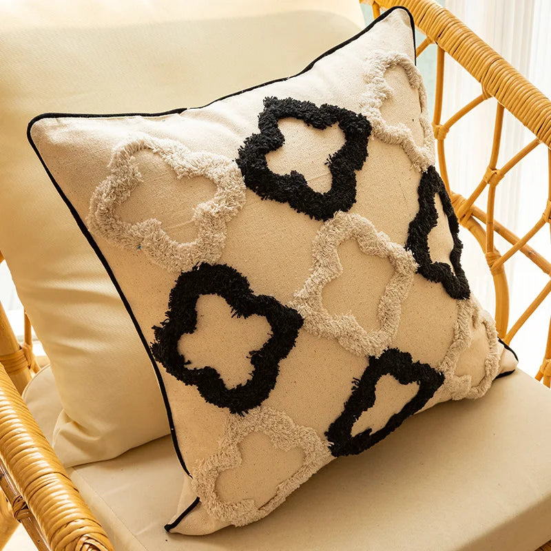 coussin carré boho blanc motif géométrique noir tassel brodé anti décubitus polyester