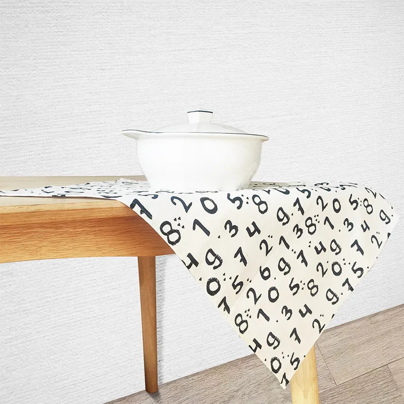 serviettes coton noir blanc moderne numéros lettres coeurs plumes phrases