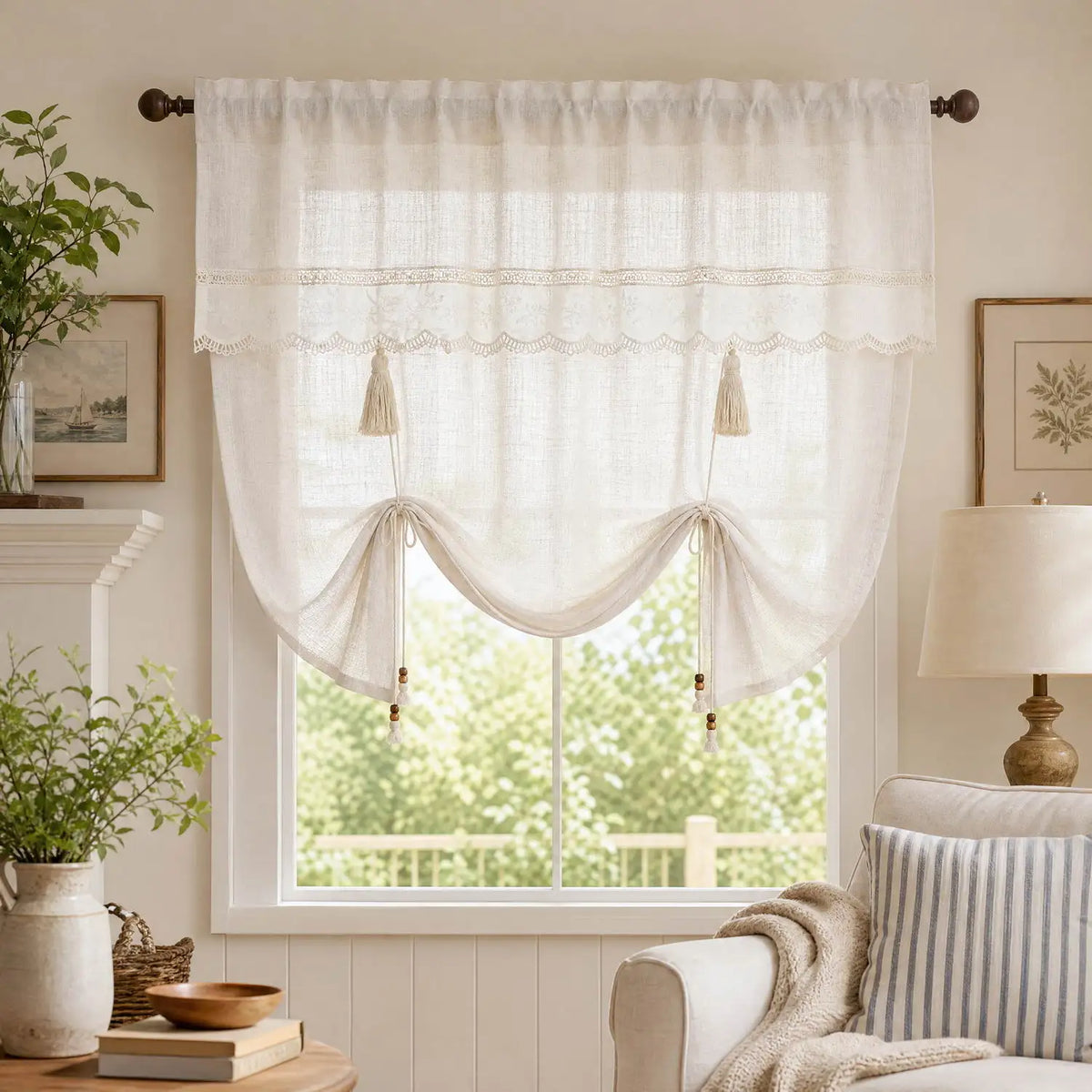 rideau blanc cassé semi transparent rustique dentelle franges tringle rideau chambre salon