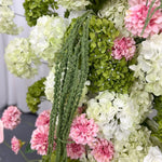 Architectures décoration florales artificielles blanches roses vertes romantiques occasionnelleextérieur mariage anniversaire