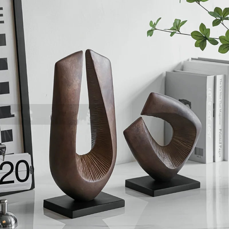 sculpture décorative moderne résine abstraite lignes gravées socle métal noir minimaliste