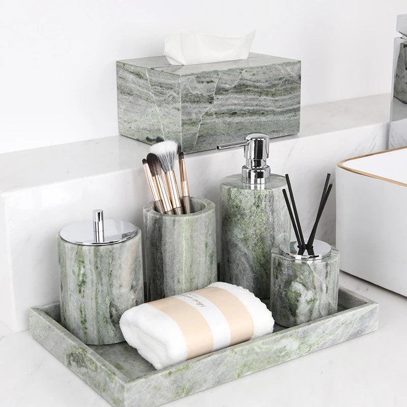 ensemble décoration salle bain marbre vert blanc moderne distributeur savon boîte mouchoirs flacon parfum