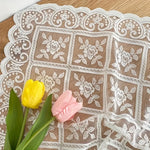 couverture table blanc fleurs dentelle classique romantique 60cm 60cm machine lavable polyester