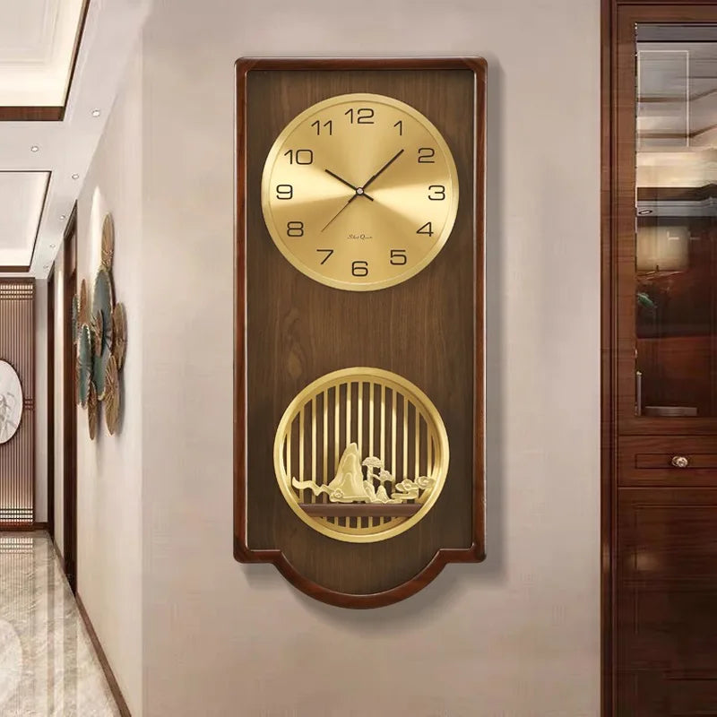 horloge murale bois grainé classique or noir décor asiatique personnages animaux