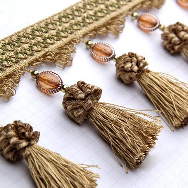 ruban décoratif pompons broderie fine beige rouge bleu marron vert élégantintérieur decoration accessoires