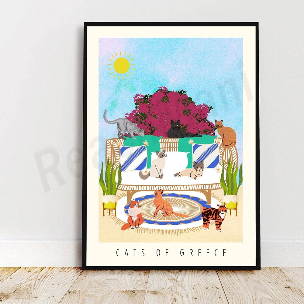 Une affiche illustrant un paysage grec animé par la présence de chats colorés, sous un ciel bleu et un soleil brillant.
