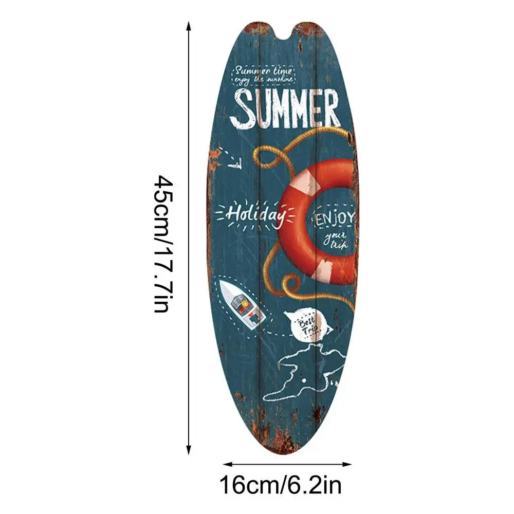 décoration murale bois vieilli planche surf thème plage motifs parasol chaise longue vintage marine