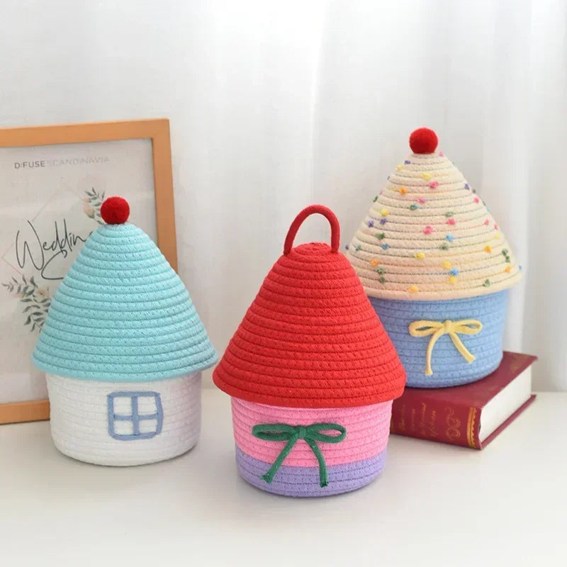 organisateur tissé main bleu blanc rouge rose vert fenêtre pompon suspension créatif maison miniature