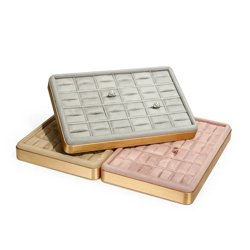présentoir bijoux boîte velours classique gris rose pâle vert beige rangement anneaux