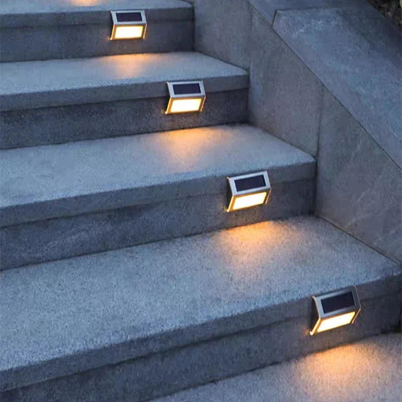 lampe solaire murale extérieure led moderne argentée noire blanche adhésive jardin patio
