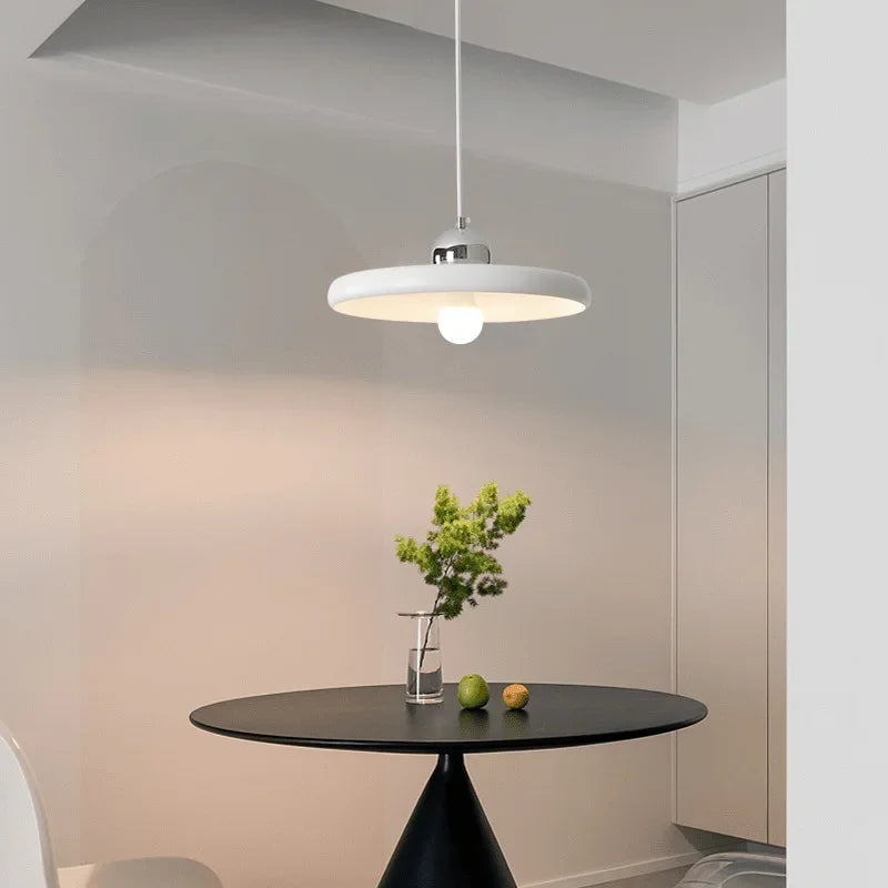 suspension lumineuse moderne blanc ronde pendentif protection ip20 flux lumineux 249 2000 volts 90