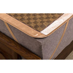 matelas sommeil rotin bambou beige marron carreaux géométriques coussins lit double