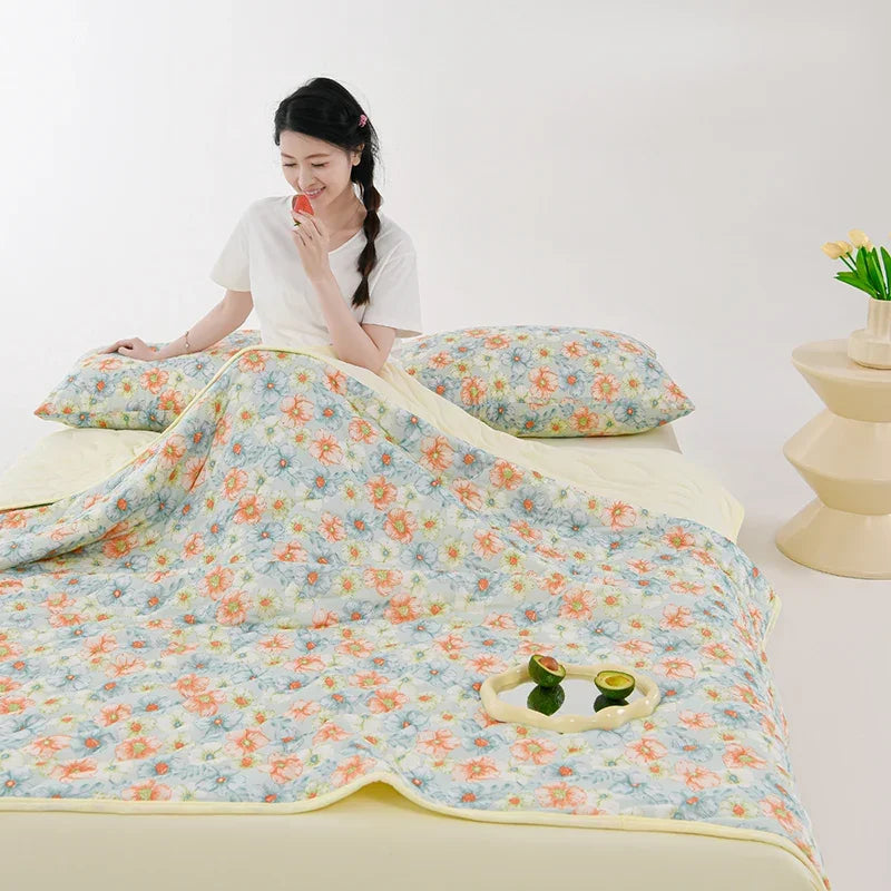 couverture d'été légère motif fleurs vert beige deux oreillers lit enfant moderne