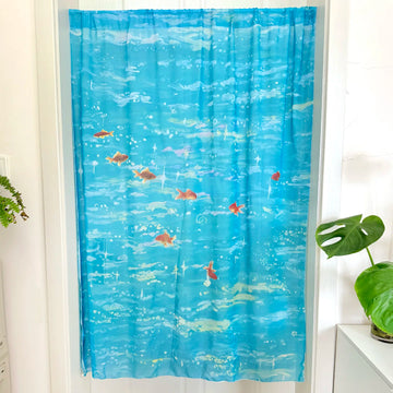 rideau fenêtre bleu clair motif poissons dorés semi transparent moderne décoratif salon chambre