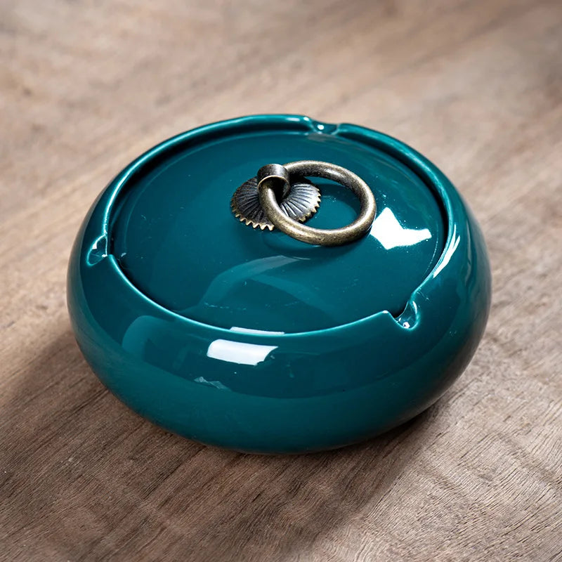cendrier moderne élégant texture granulée motifs floraux noir bleu vert anneau métallique anti insectes
