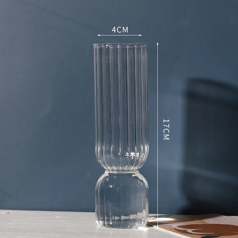vases verre bleu rose orange vert rayures modernes décoration intérieure minimaliste fleurs artificielles