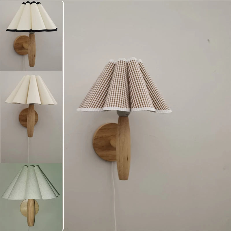lampe murale plissée bois blanc moderne interrupteur bouton éclairage chambre coucher rustique