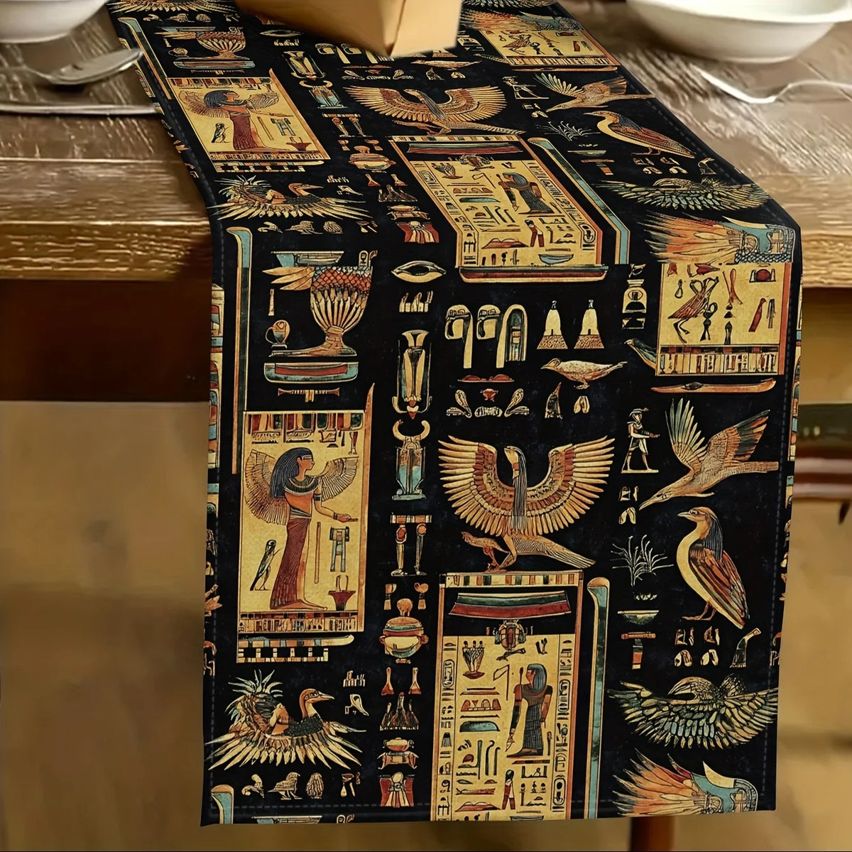 tableau chemin table lin égyptien motifs hiéroglyphes oiseaux noir or rouge bleu classique