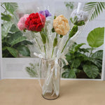 bouquet fleurs tricotées rouge jaune rose vert blanc anniversaire mariage décoration intérieure artisanal creative