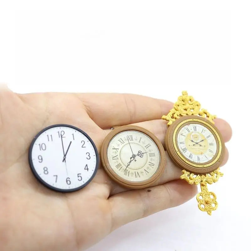 horloge murale classique noir beige doré numéros romains cadran blanc pendule dorée cadre boisintage