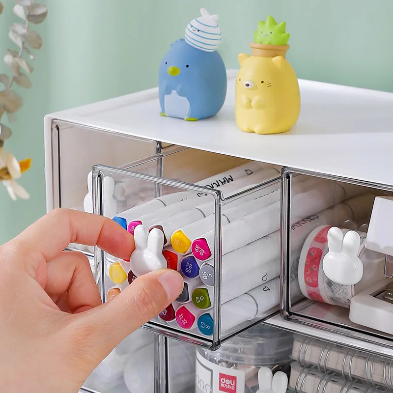 Vue de dessus de l'organisateur bureau lapin en couleur argent