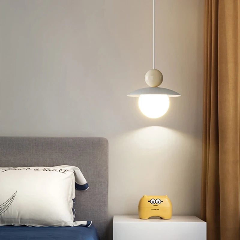 suspension lumineuse moderne blanc rond métal fixation câble opacité intérieur salon chambre étude