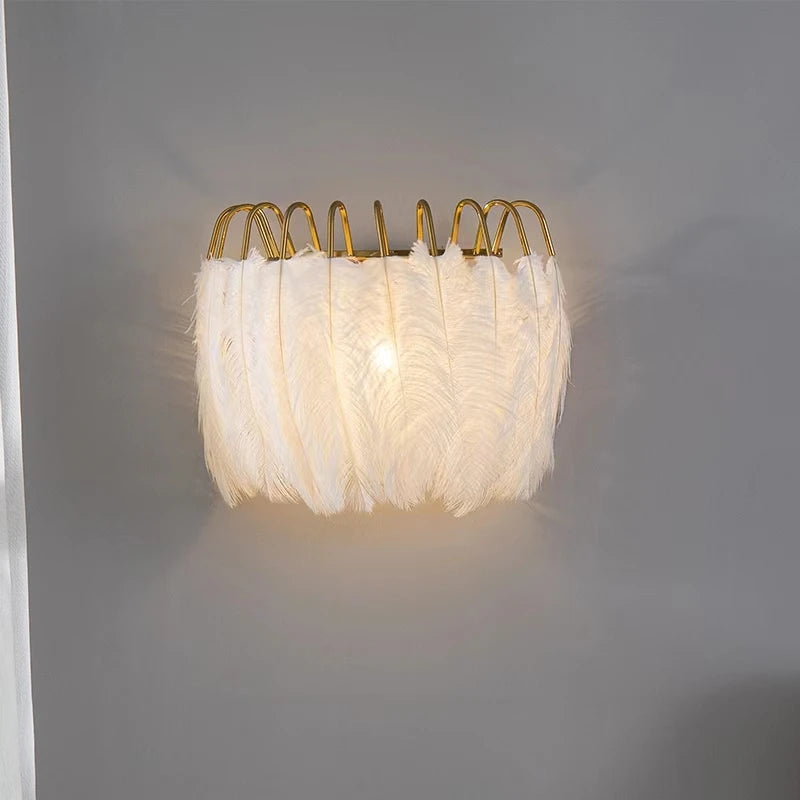 lampe murale moderne plumes blanc doré élégante LED salon chambre minimaliste romantique