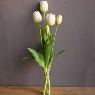 bouquet tulipes artificielles jaune orange rouge blanc décoration intérieure moderne vase verre anniversaire mariage