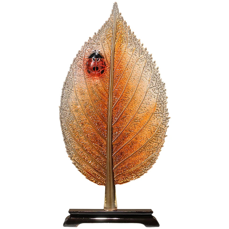 ornement résine feuille coccinelle verte rouge moderne sculpture semi translucide étagère salon decoration
