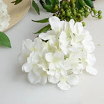 décoration florale moderne bouquet artificiel hortensias soie bleu rose rouge violet intérieur mariage fête