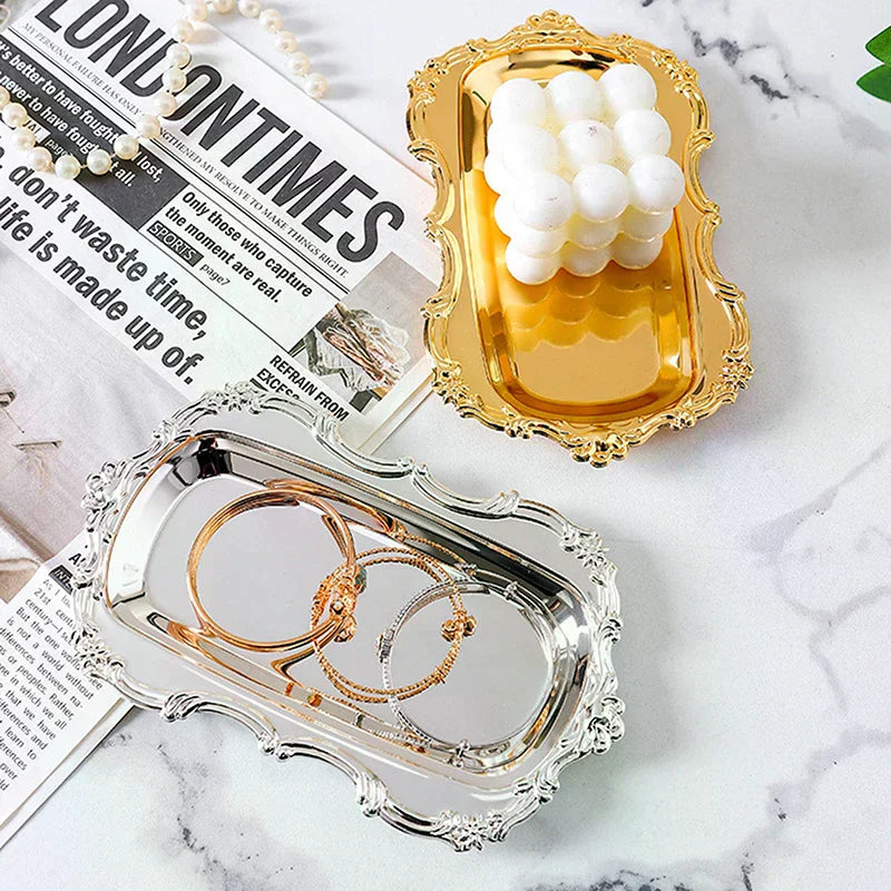 plateau bijoux or argent élégant vintage donuts cuillères couteau