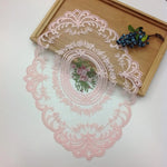 dentelle rose vintage tapis ovale floral brodé transparent romantique table erotique